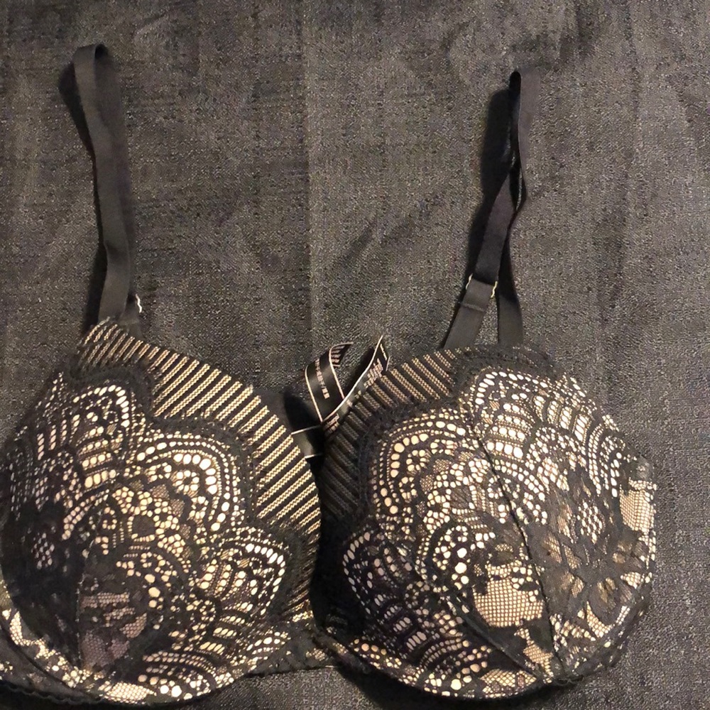 Black lace padded bra